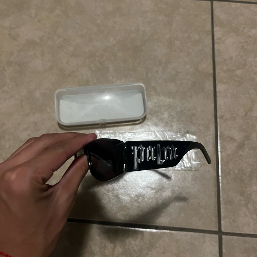 Palm Angels Black Sunglasses with Silver Logo